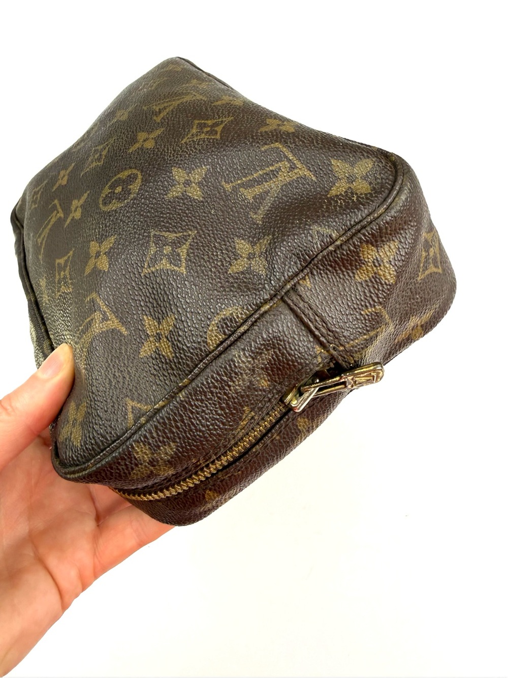 LOUIS VUITTON Monogram Trousse Toilette 23 - Picture 5 of 17